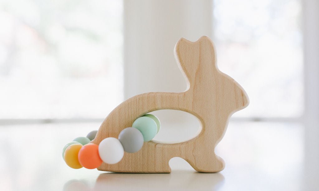 Jouet de préhension en bois lapin avec perles de dentition