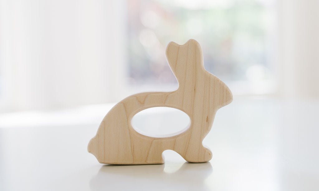 Hochet lapin en bois à saisir