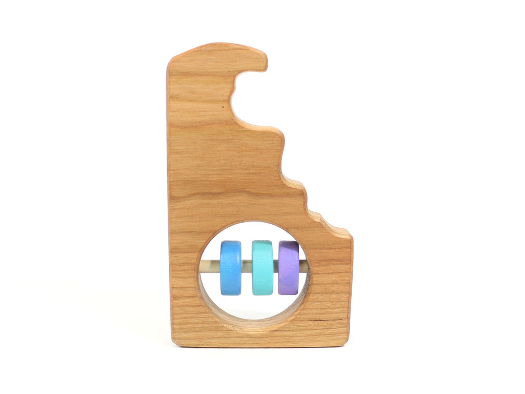 Hochet en bois du Delaware pour bébé™