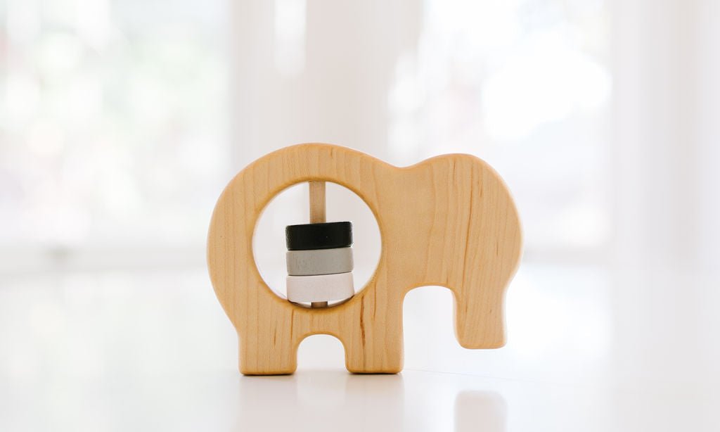 Hochet en bois éléphant