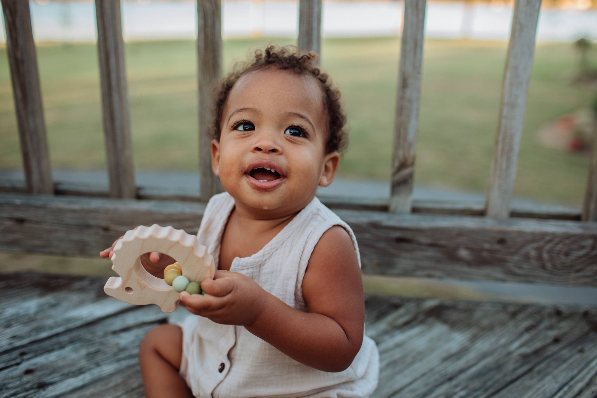 Jouet de préhension en bois Hérisson pour bébé avec perles de dentition