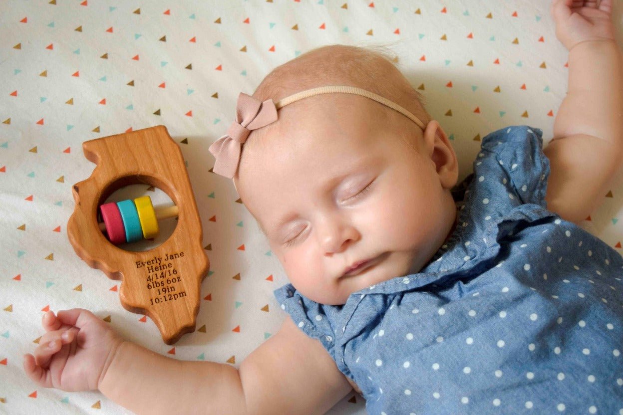 Hochet bébé en bois de l'État de l'Illinois™