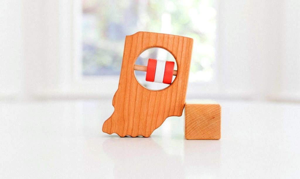 Hochet en bois de l'État de l'Indiana™
