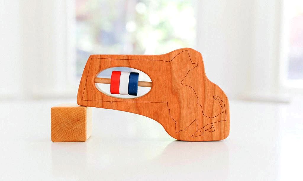 Hochet en bois de l'État du Massachusetts™