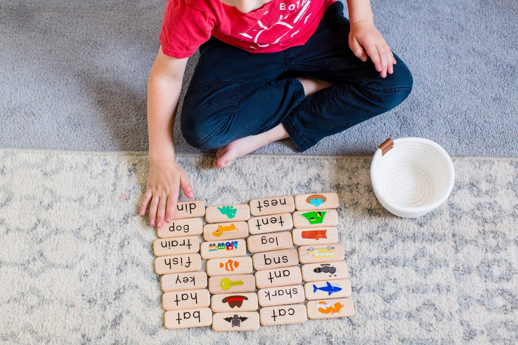 Mots fréquents sur carreaux de couleur