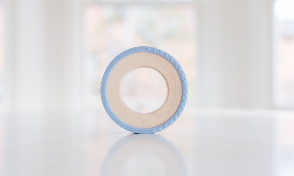 Anneau de dentition enveloppé de silicone
