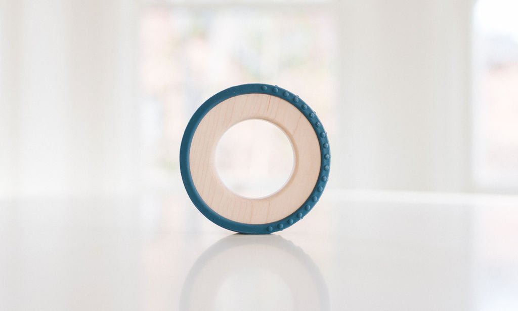 Anneau de dentition enveloppé de silicone