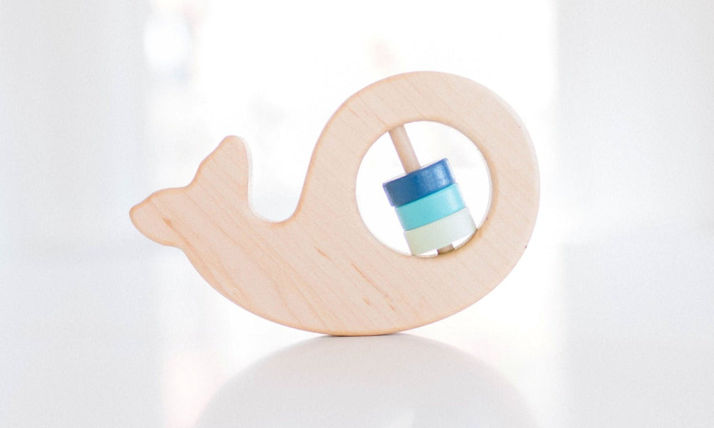 Hochet en bois Baleine