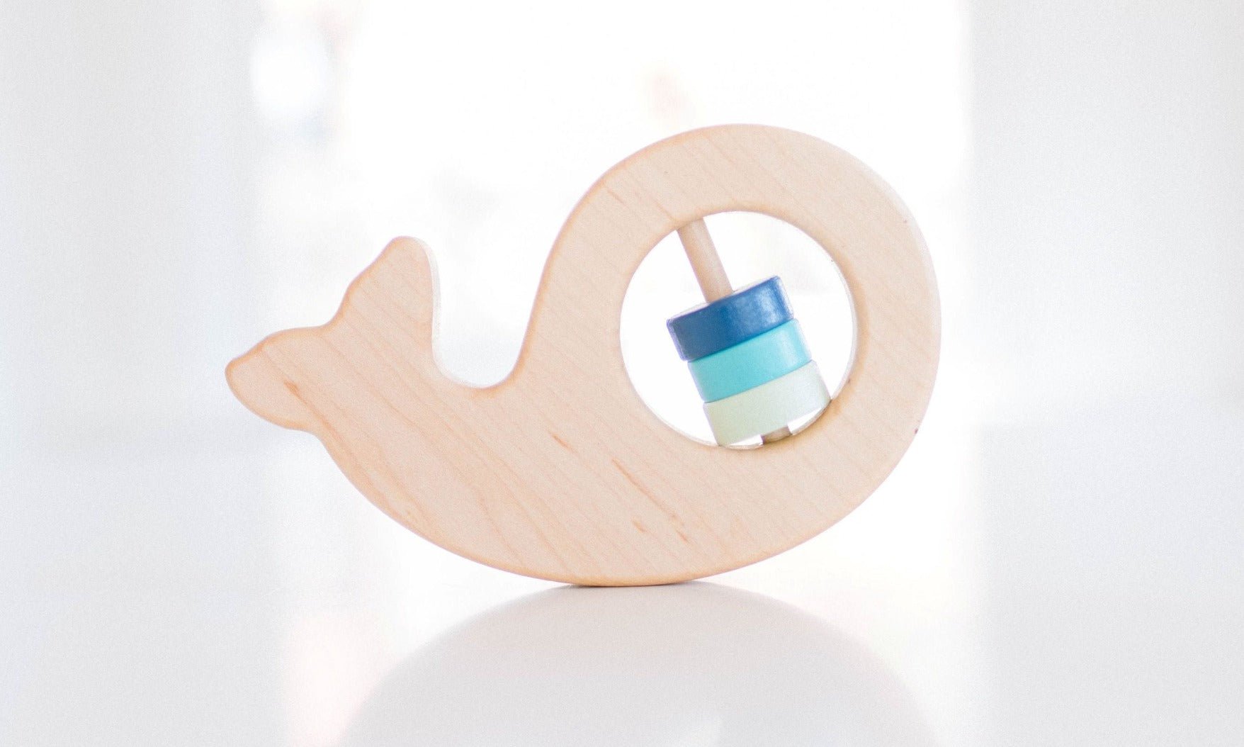 Hochet en bois Baleine